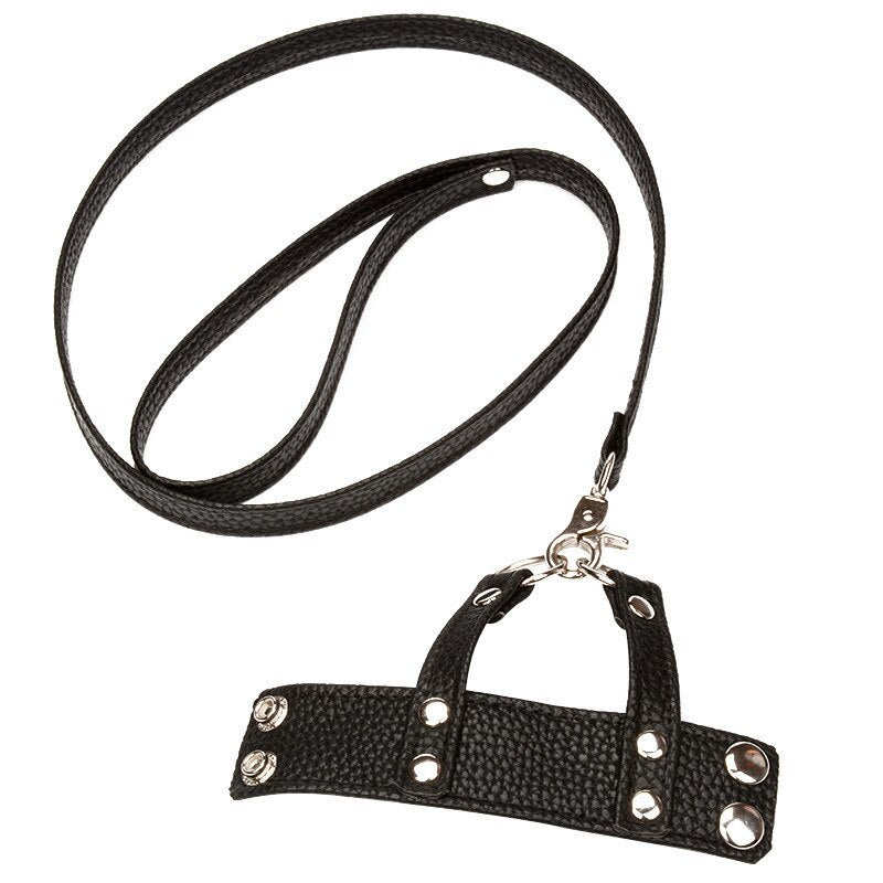 Schwarzes BDSM Halsband aus Kunstleder mit Zugleine für Hoden – Produktansicht 3