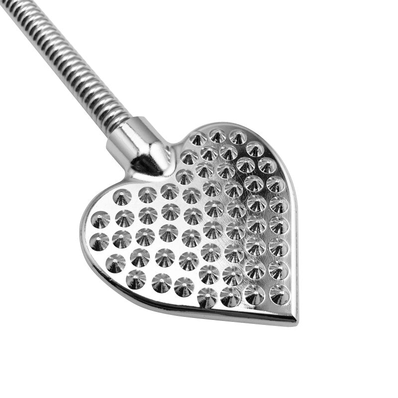 Herzförmiger Edelstahl Spiked Peitsche – Produktansicht 3