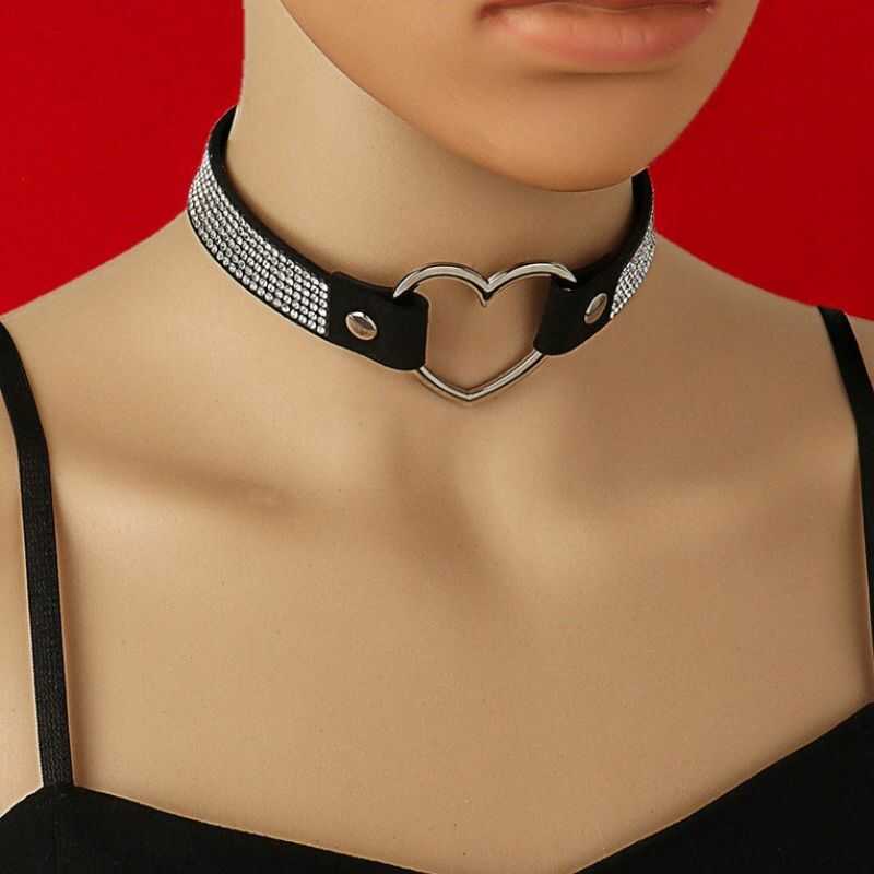 BDSM Halsband mit strasssteinen