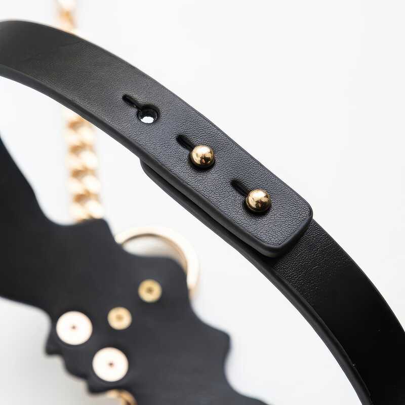 BDSM Halsband mit Gold Leine