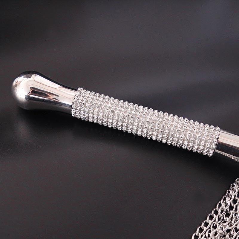 Glamouröse Kette mit Rhinestone Flogger in Silber