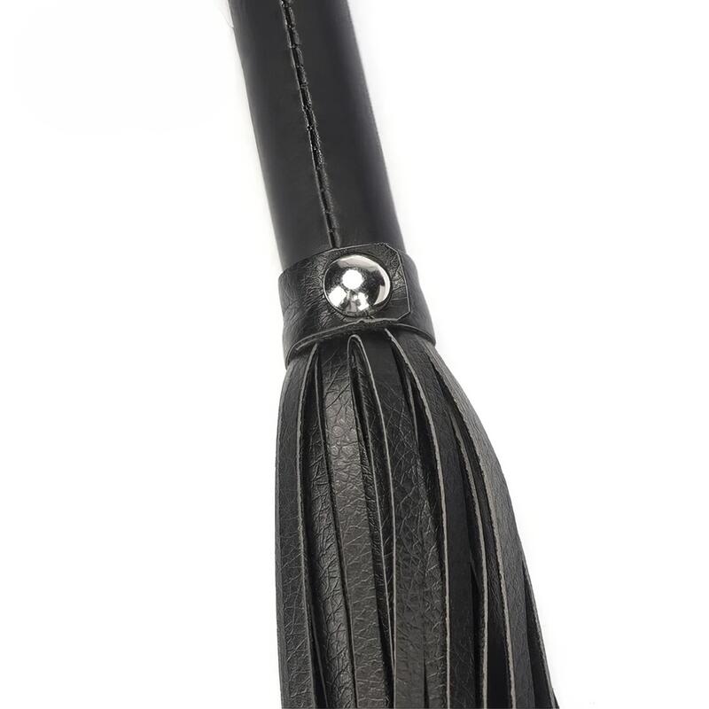 Schwarze BDSM Peitsche