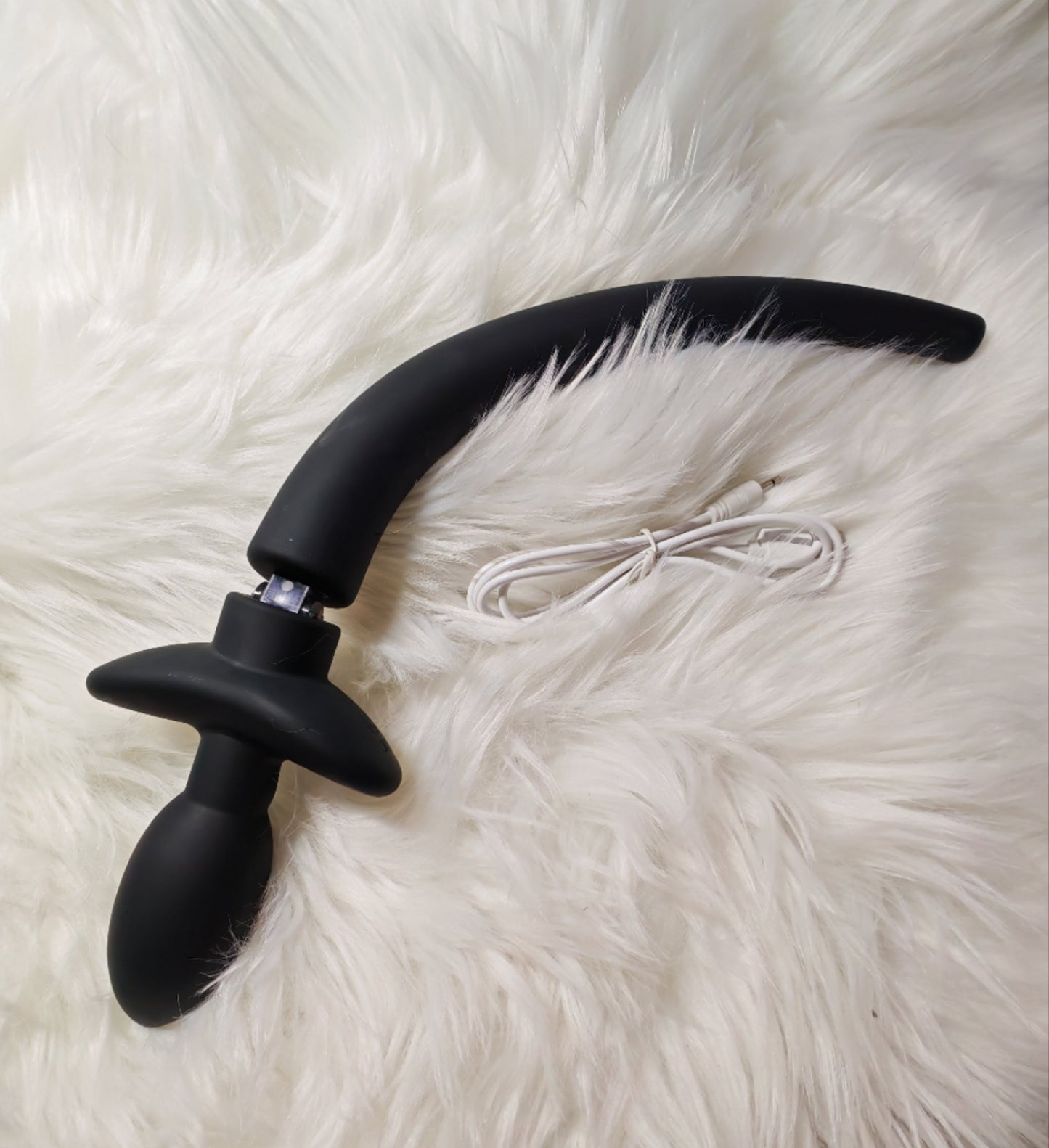 Shake Tail Shock Analplug Remotely