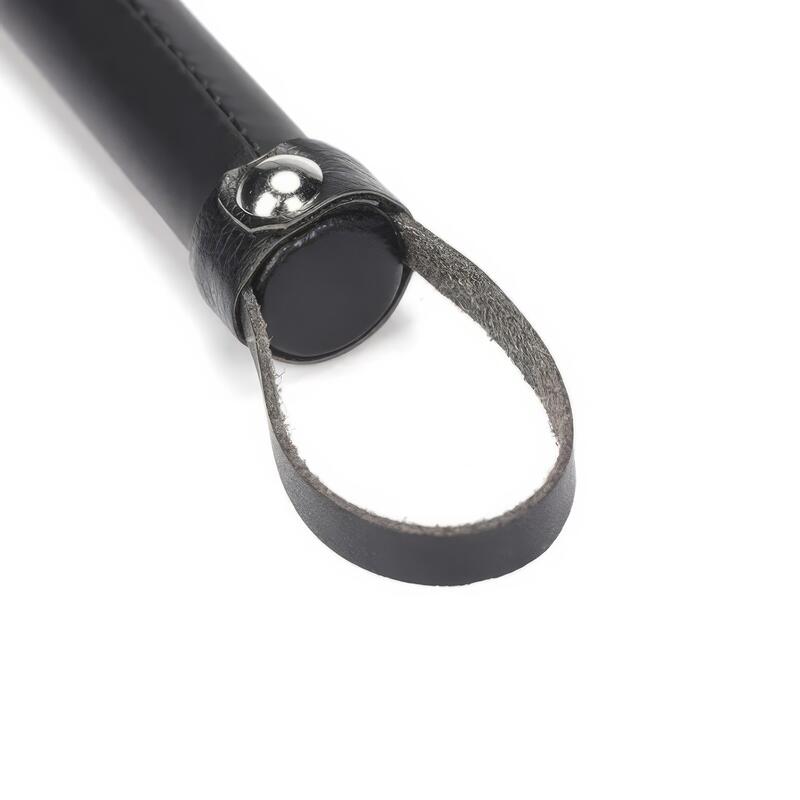 Schwarze BDSM Peitsche