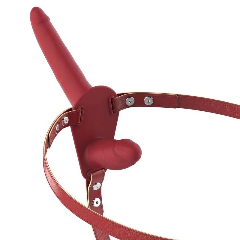 Roter Umschnalldildo Zwischen Frauen – Produktansicht 2