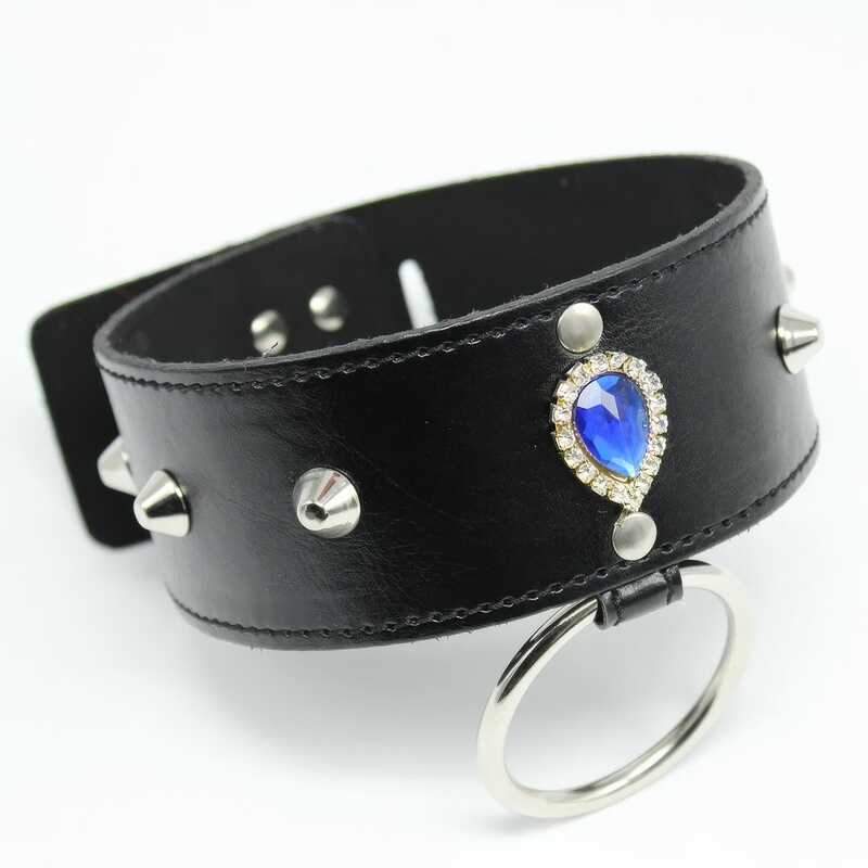 Rollenspiel Mit BDSM Halsband Und Leine